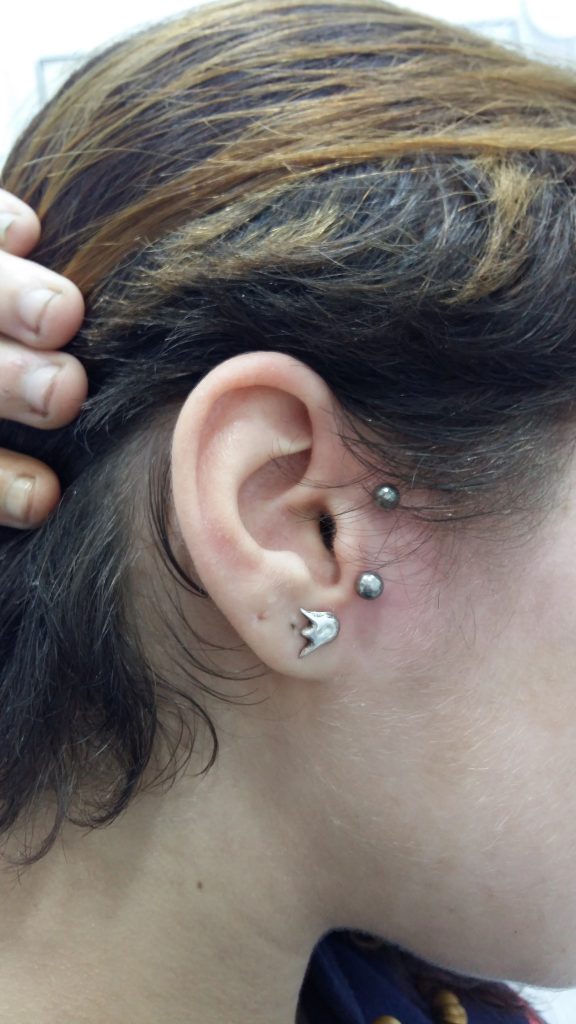 piercing en oreja